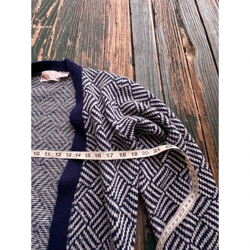 Vintage Knitmakers Navy Blue White Geometric Basketweave Cardigan Sweater Pocket